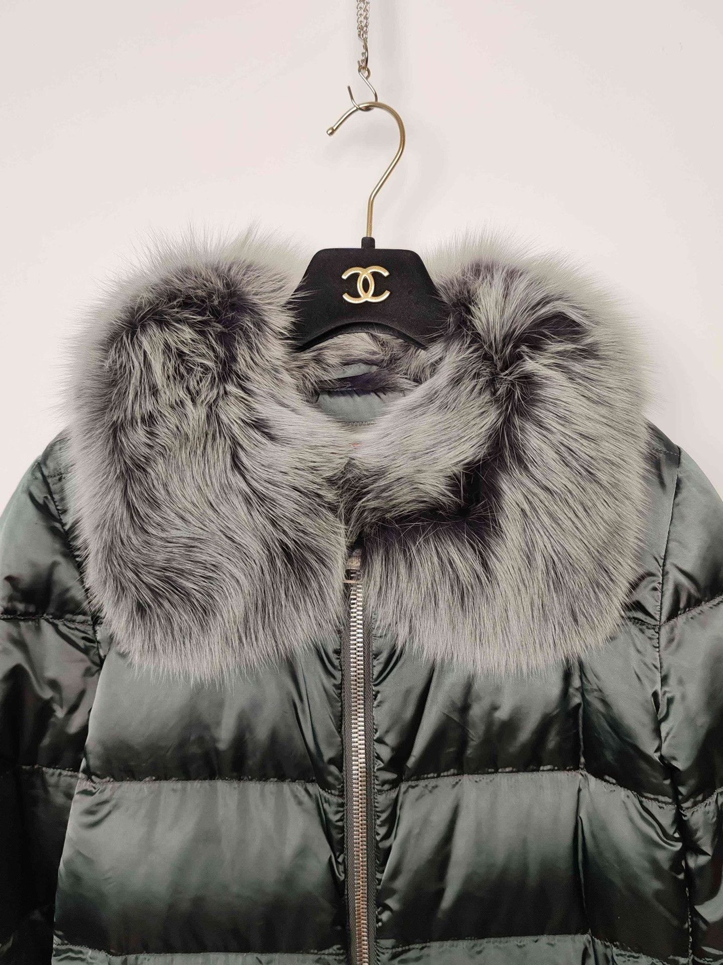 Prada Prada Fur Collar Down Jacket Size 42 Size M / US 6-8 / IT 42-44 - 9 Thumbnail