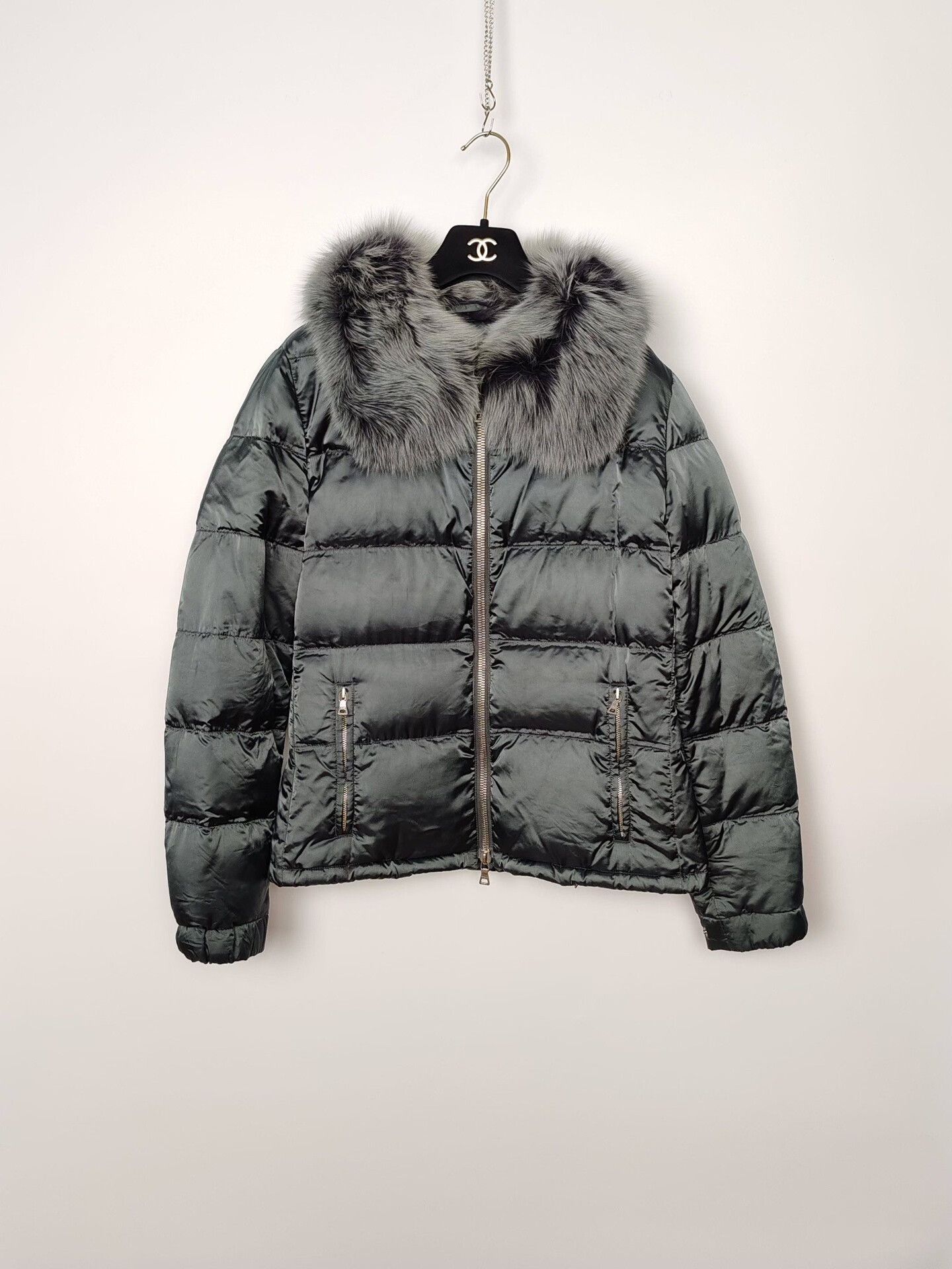 Prada Prada Fur Collar Down Jacket Size 42 Size M / US 6-8 / IT 42-44 - 2 Thumbnail