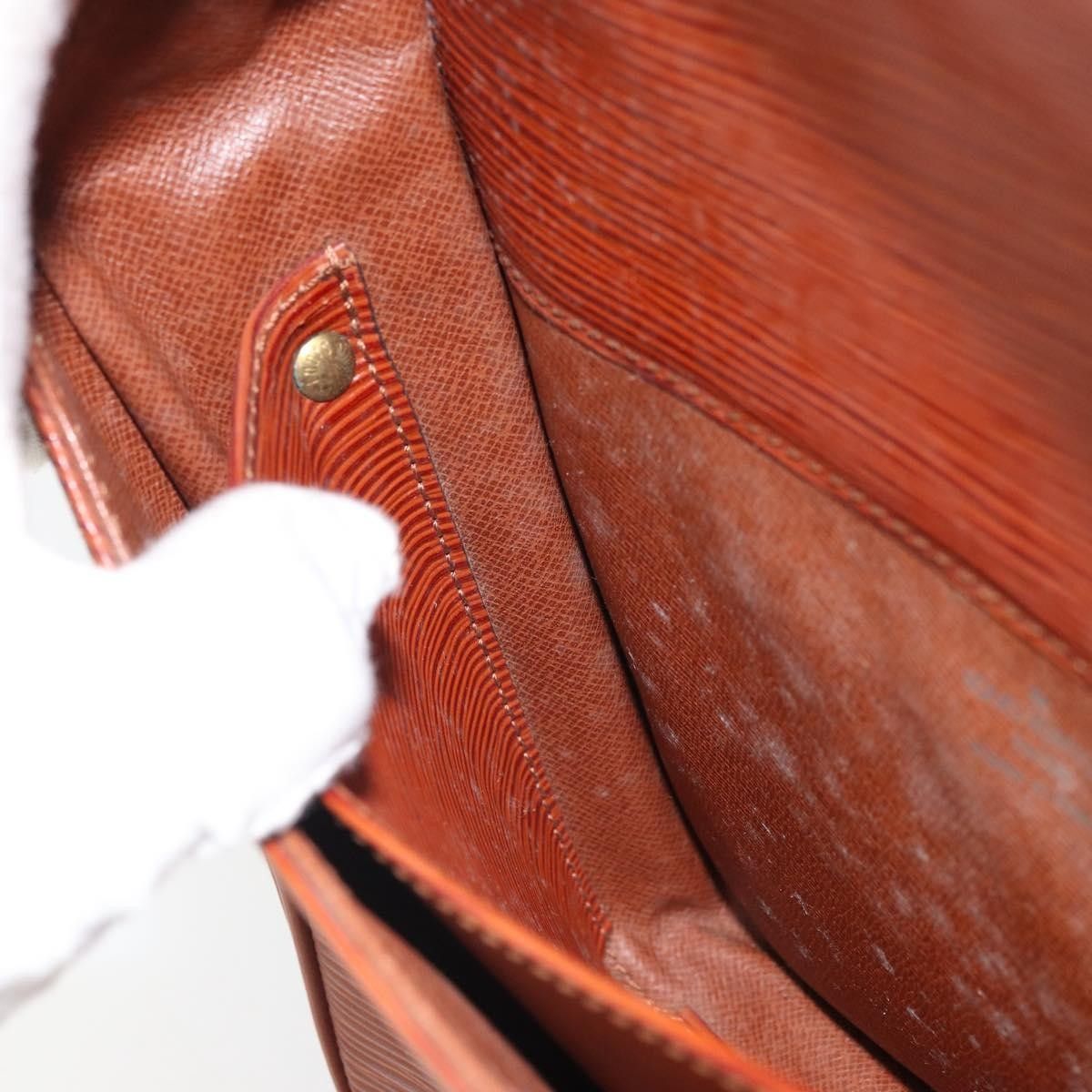 Louis Vuitton Louis Vuitton Cartouchiere Epi Leather Size ONE SIZE - 23 Thumbnail