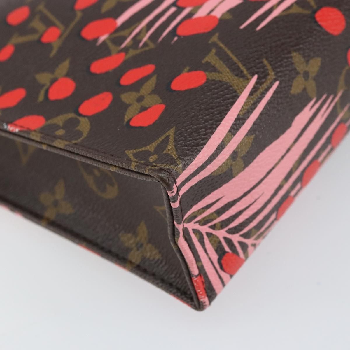 Louis Vuitton Louis Vuitton Toiletry Pouch Limited Edition Monogram Jungle Dots Size ONE SIZE - 11 Thumbnail