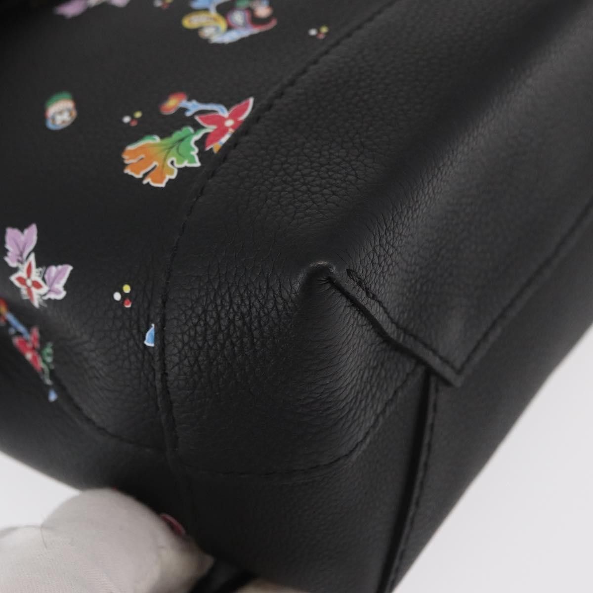 Louis Vuitton Louis Vuitton Lockme Floral Printed Leather Size ONE SIZE - 10 Thumbnail