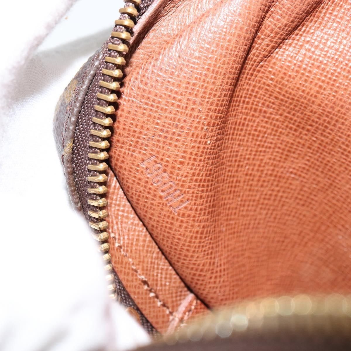 Louis Vuitton Louis Vuitton Pochette Marly Bandouliere Monogram Canvas Size ONE SIZE - 7 Thumbnail
