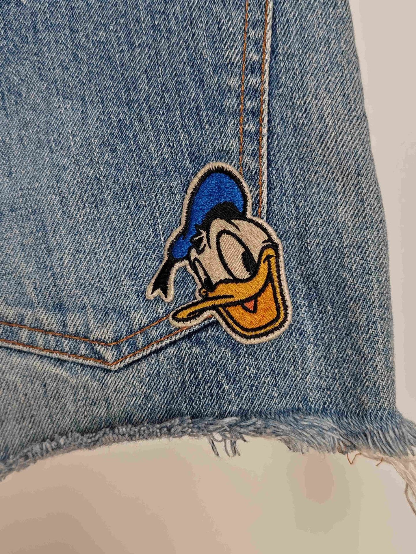 Gucci Gucci x Disney Donald Duck Denim Shorts Size 24 Size 24" / US 00 / IT 34 - 6 Thumbnail