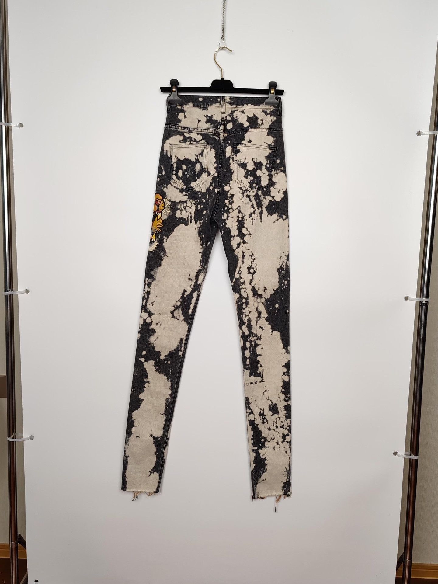 Gucci Gucci Floral Tiger Embroidery Jeans Size 24 Size 24" / US 00 / IT 34 - 3 Thumbnail