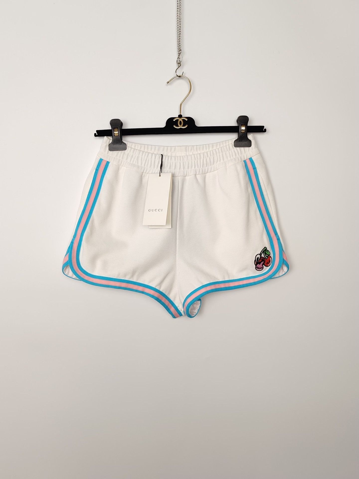 Gucci Gucci Cherry Embroidery Shorts Size XS Size 26" / US 2 / IT 38 - 2 Thumbnail