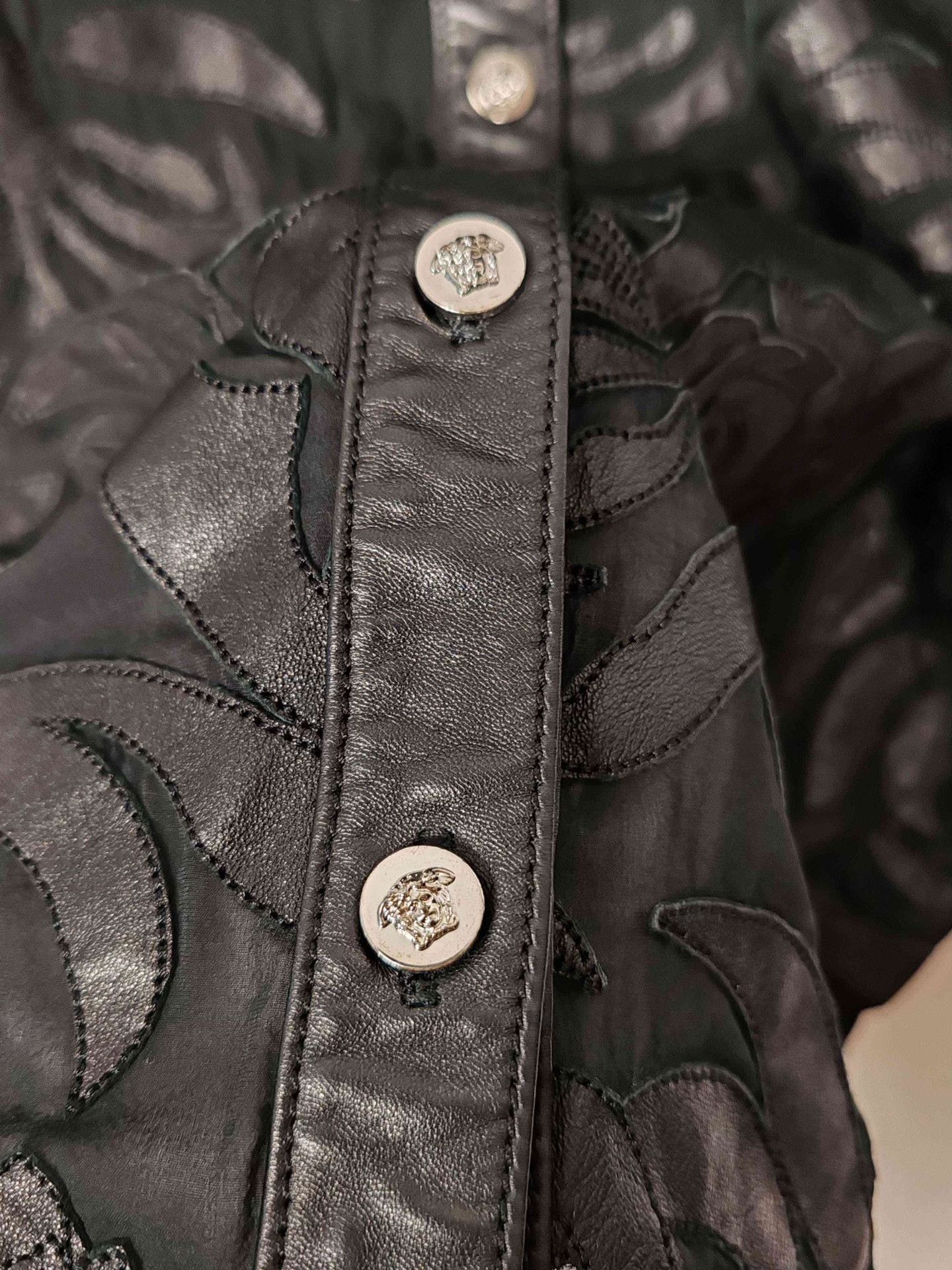 Versace Versace Leather Trim Silk Jacquard Shirt Size 38 Size XS / US 0-2 / IT 36-38 - 6 Thumbnail
