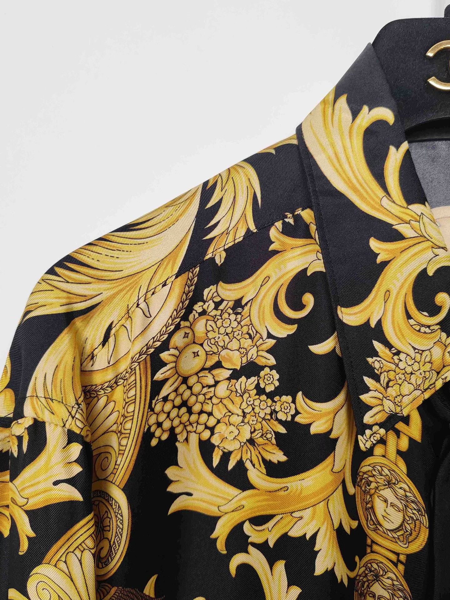 Versace Versace Baroque Silk Shirt Size M Size US M / EU 48-50 / 2 - 5 Thumbnail
