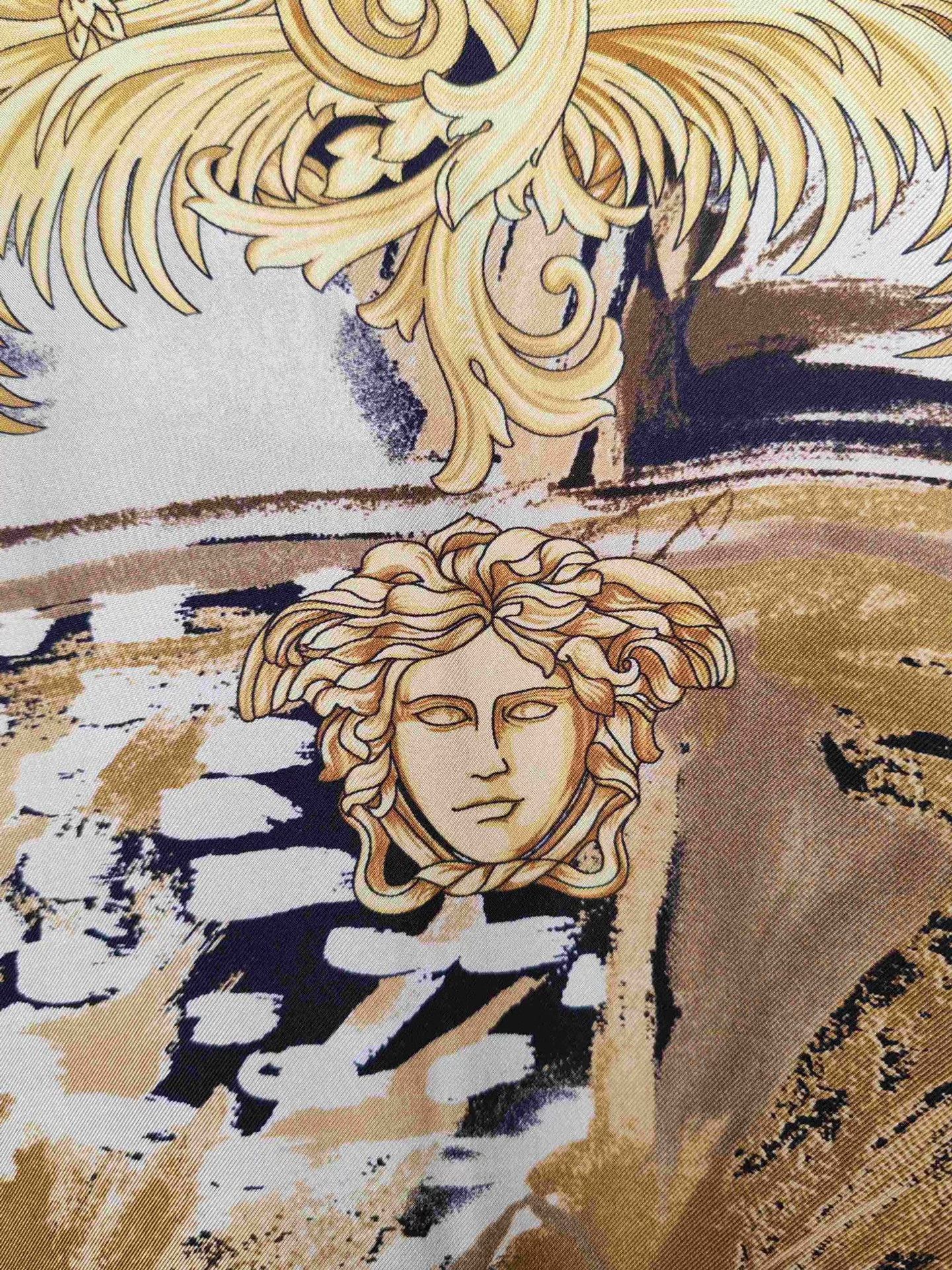 Versace Versace Baroque Silk Shirt Size M Size US M / EU 48-50 / 2 - 7 Thumbnail