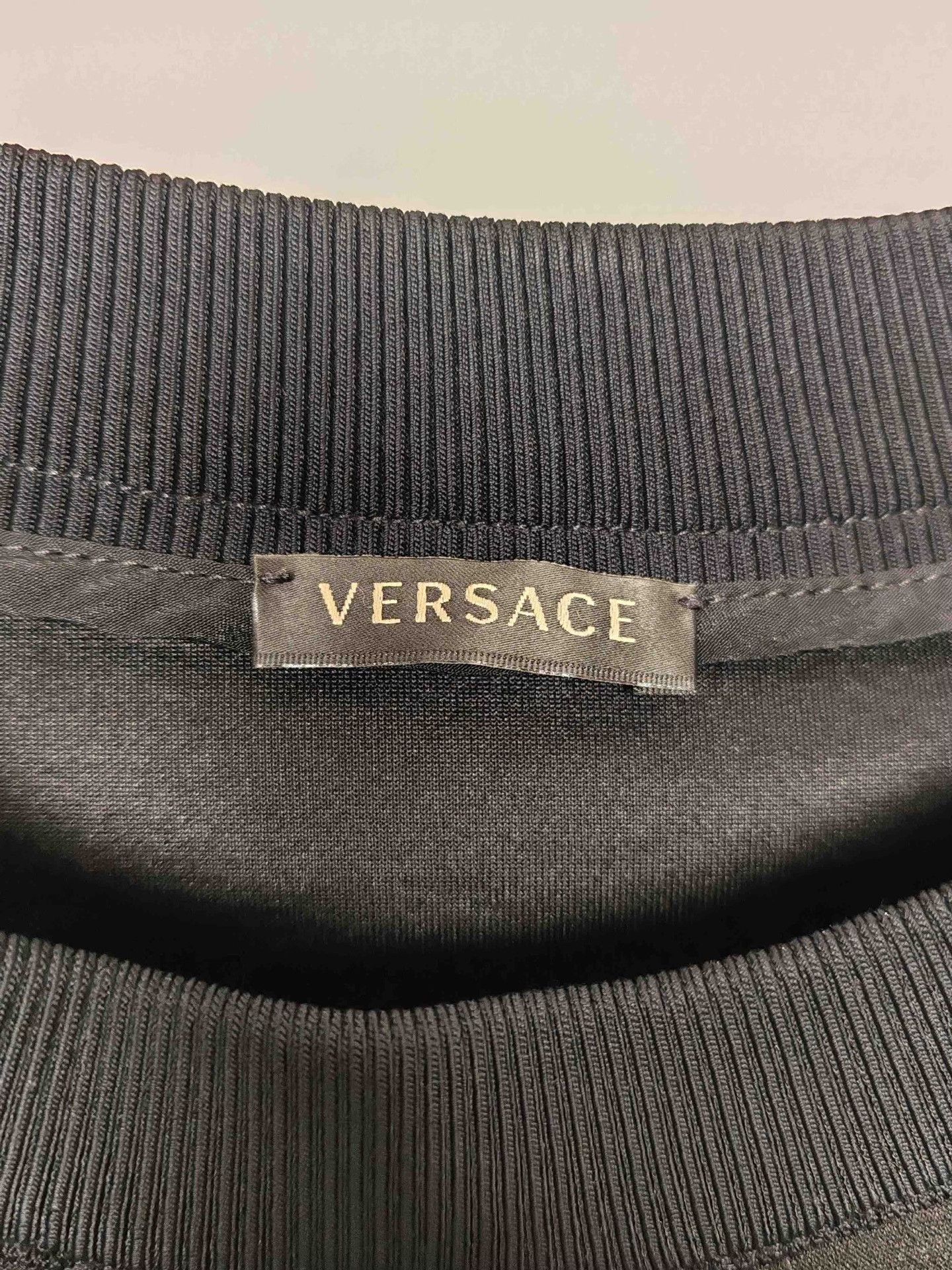 Versace Versace Embossed Logo Sweatshirt Size S Size US S / EU 44-46 / 1 - 4 Thumbnail