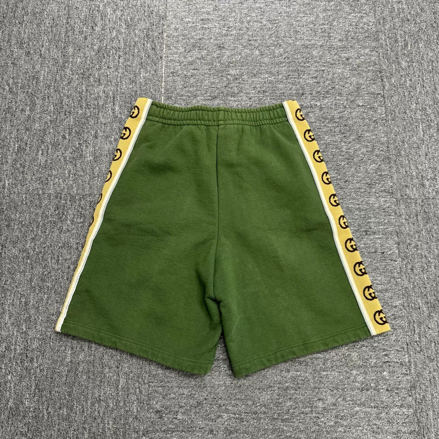 Gucci Gucci Logo Tape Shorts Size S Size US 30 / EU 46 - 6 Thumbnail