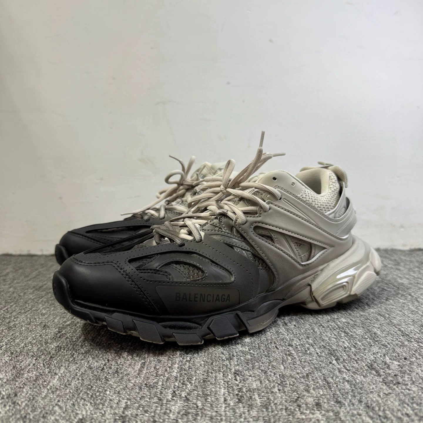 Balenciaga Balenciaga Gradient Track Sneakers US 11 Size US 11 / EU 44 - 2 Thumbnail
