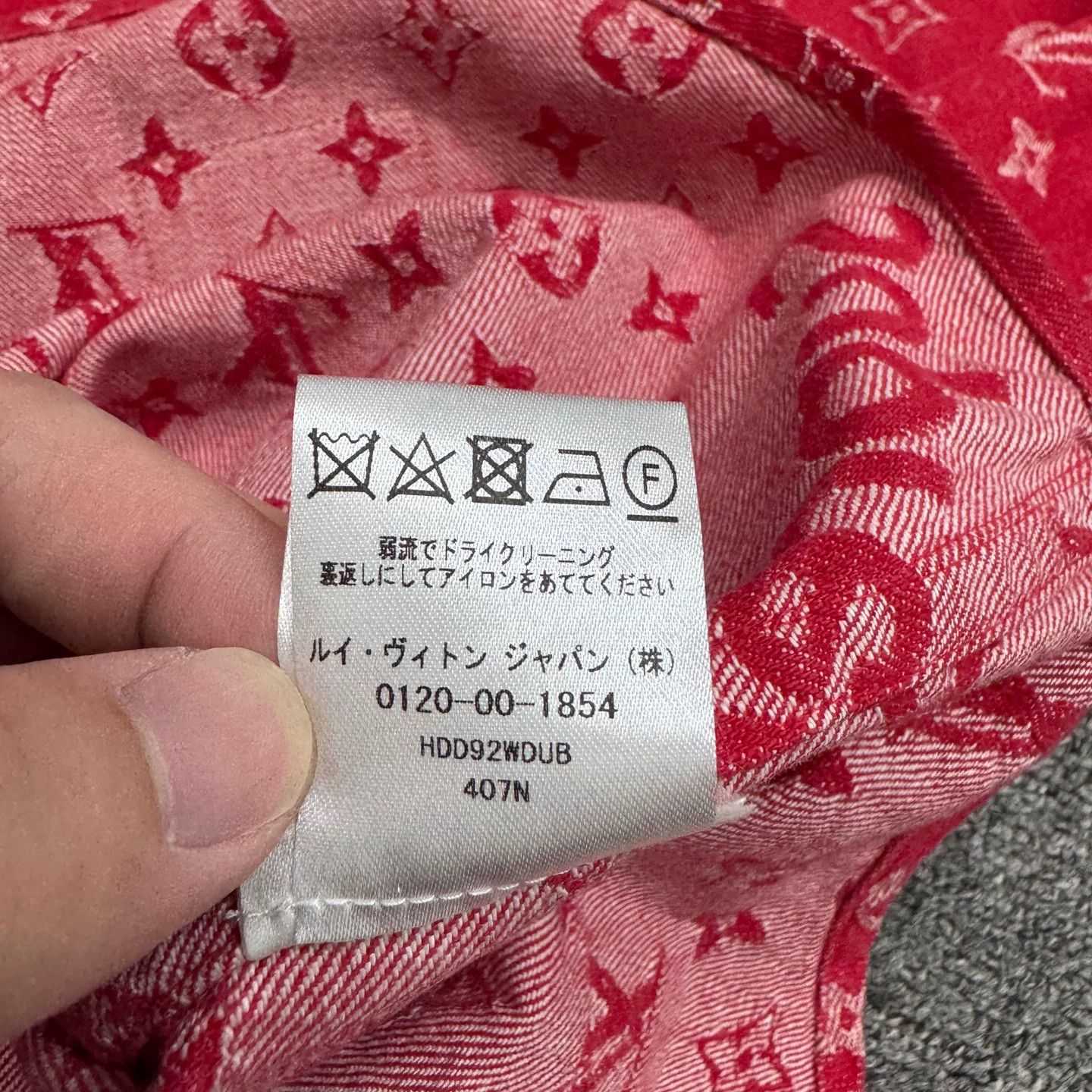 Louis Vuitton Louis Vuitton x Supreme Monogram Jersey L Size US L / EU 52-54 / 3 - 6 Thumbnail