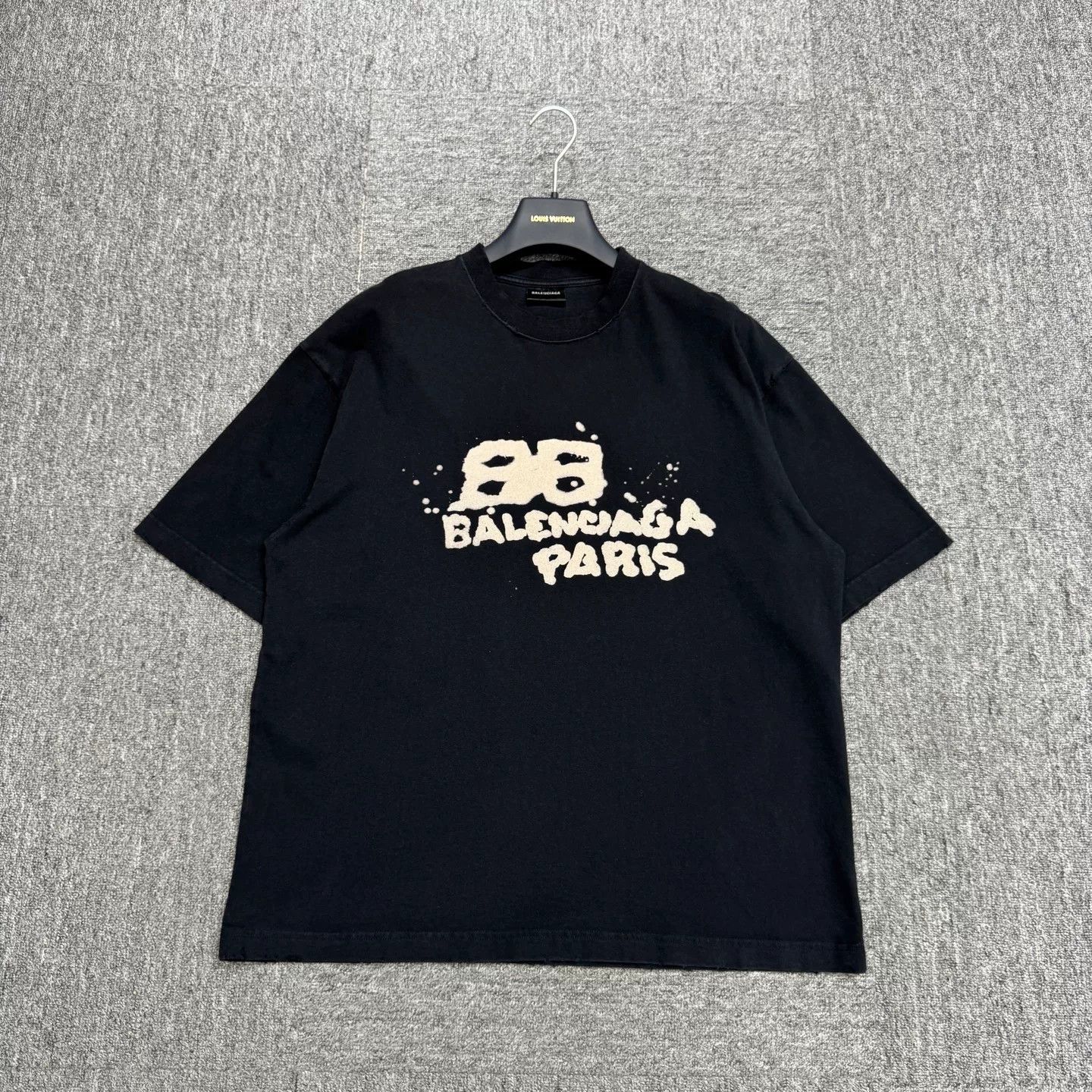 Balenciaga Balenciaga Graffiti Logo T-Shirt US S Size US S / EU 44-46 / 1 - 2 Thumbnail