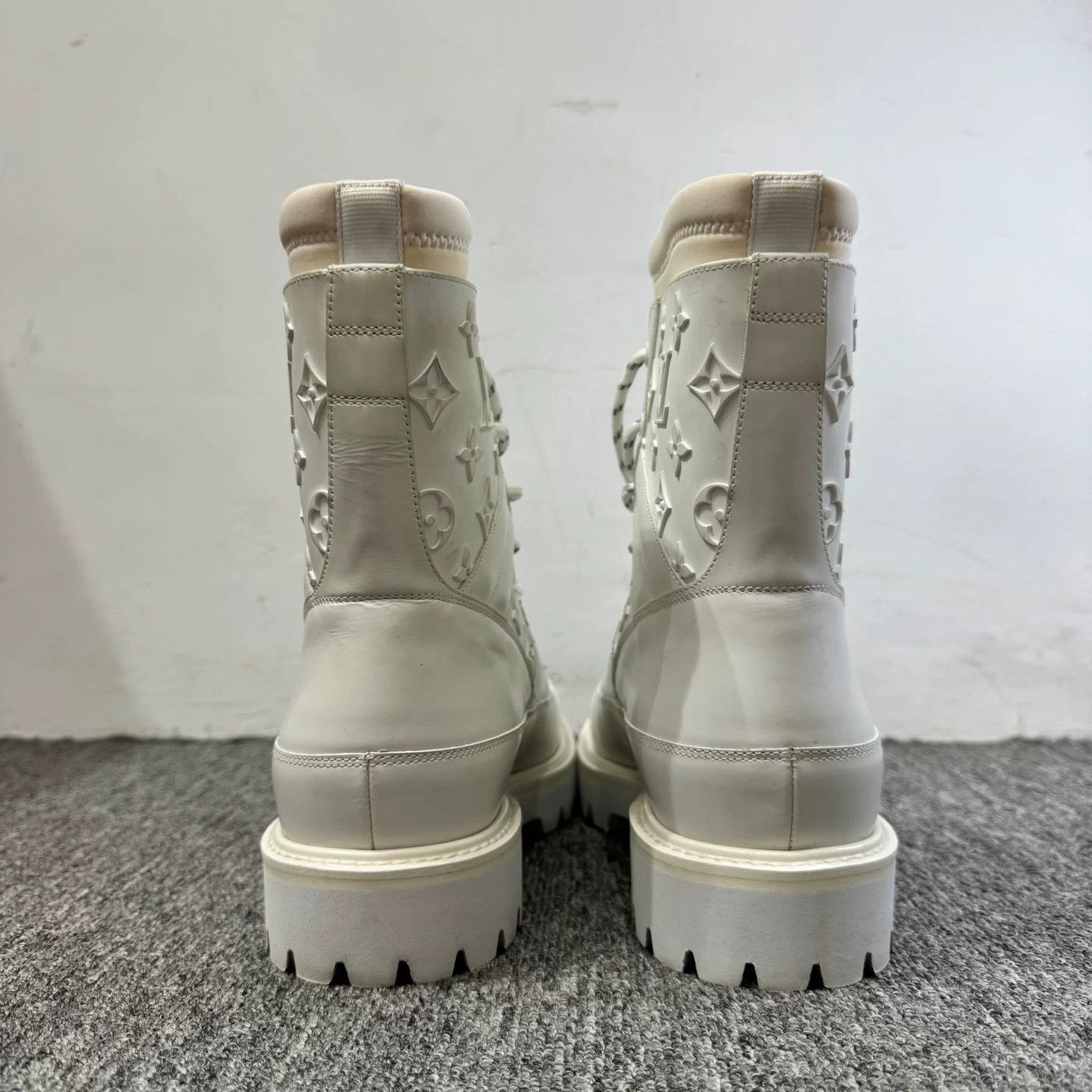 Louis Vuitton Louis Vuitton Monogram Embossed Boots Size 10 Size US 10 / EU 43 - 4 Thumbnail