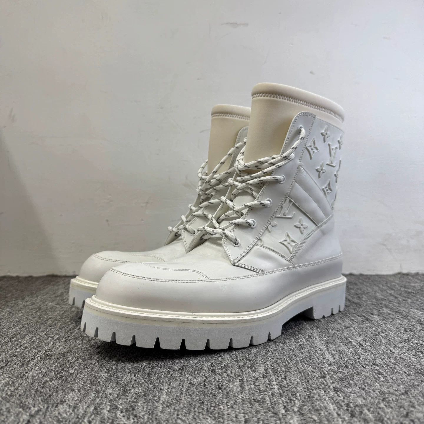 Louis Vuitton Louis Vuitton Monogram Embossed Boots Size 10 Size US 10 / EU 43 - 2 Thumbnail