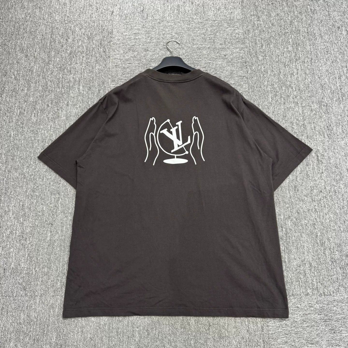 Louis Vuitton Louis Vuitton Graphic Print T-Shirt Size XXL Size US XXL / EU 58 / 5 - 6 Thumbnail