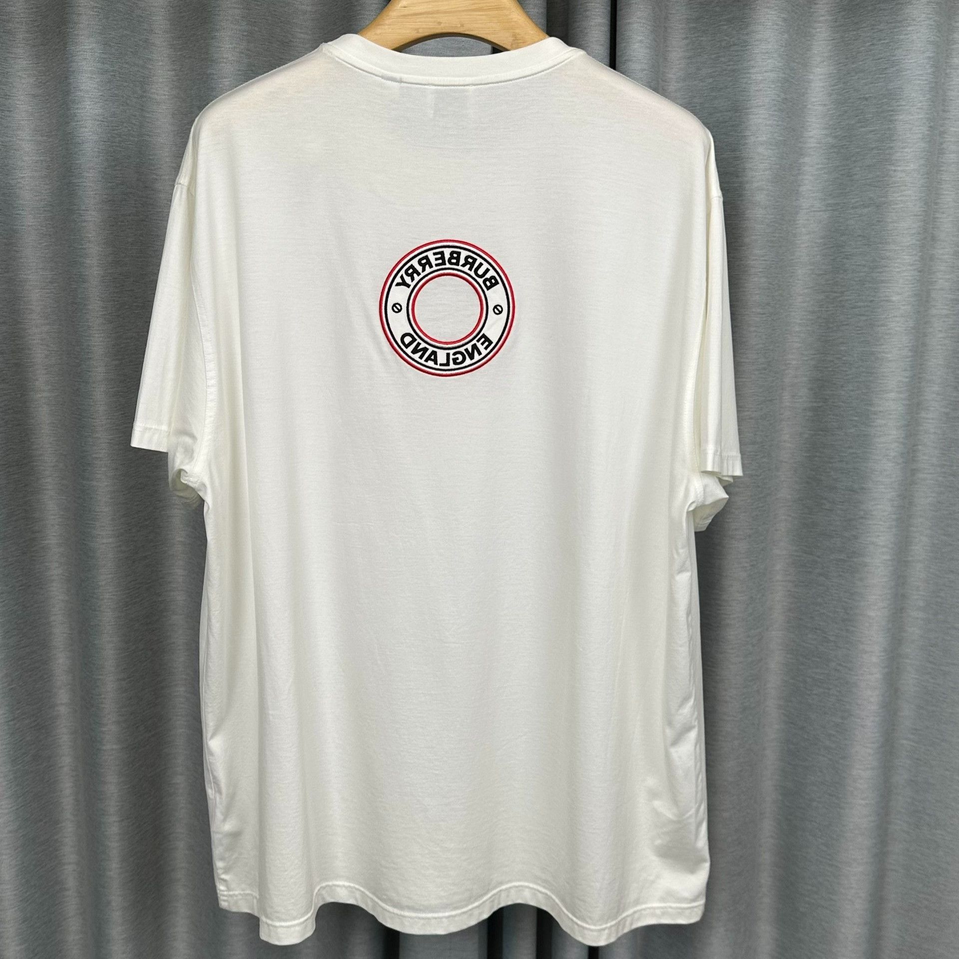 Burberry Burberry Circle Logo Embroidered T-Shirt XL Size US XL / EU 56 / 4 - 3 Thumbnail