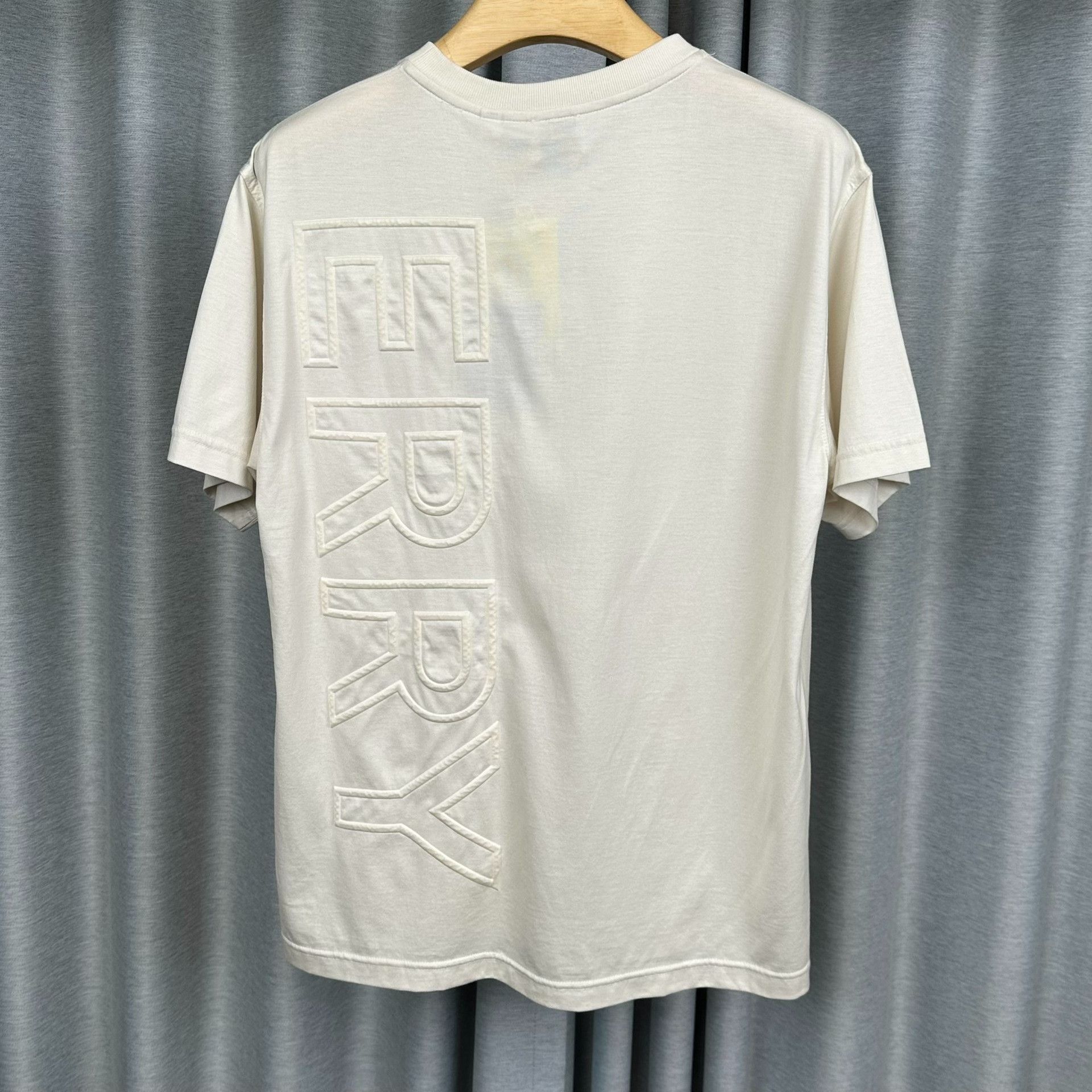 Burberry Burberry Embossed Logo T-Shirt Size XS Size US XS / EU 42 / 0 - 3 Thumbnail