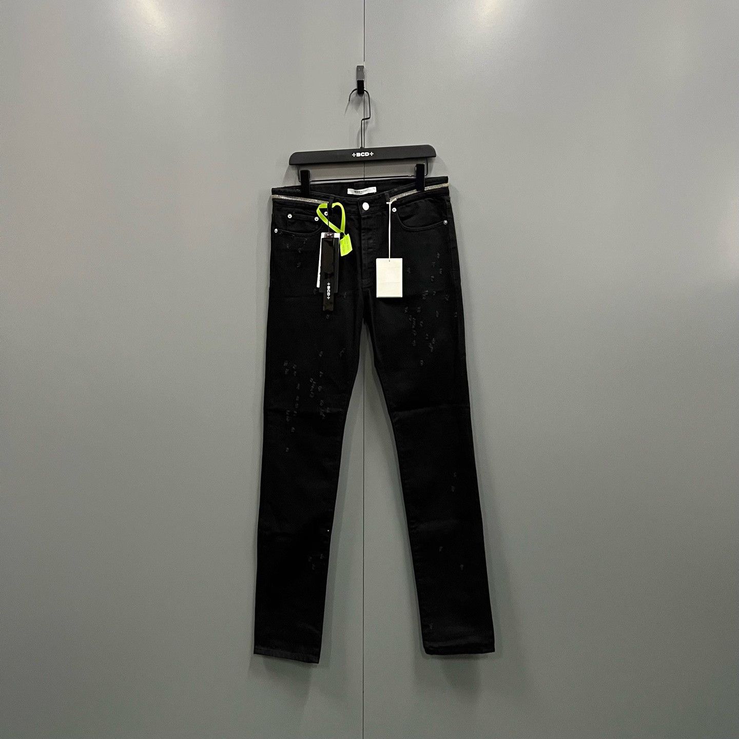 Givenchy Givenchy Distressed Denim Jeans Size 31 Size US 31 - 2 Thumbnail