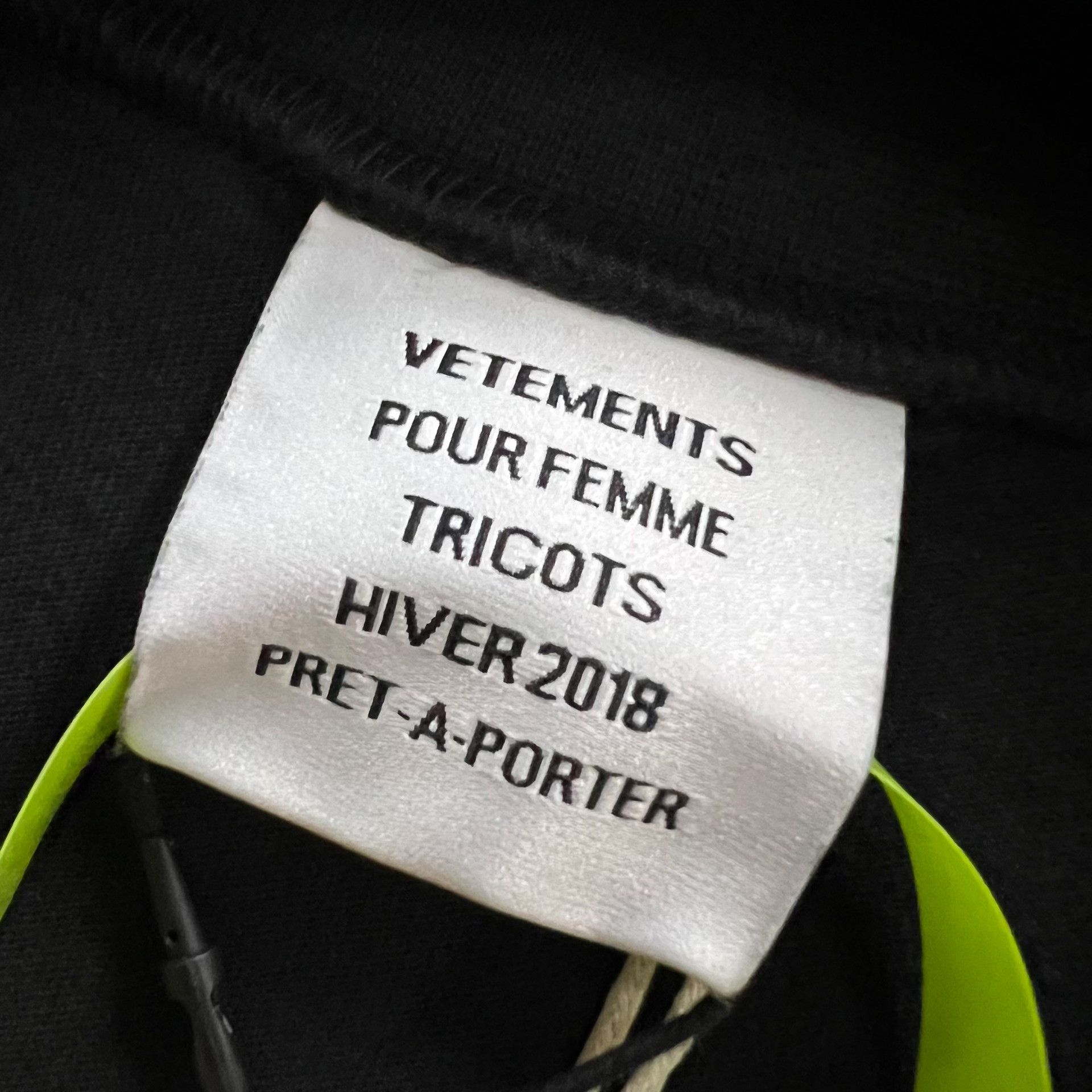 Vetements Vetements Staff Logo T-Shirt Size XS Size XS / US 0-2 / IT 36-38 - 5 Thumbnail