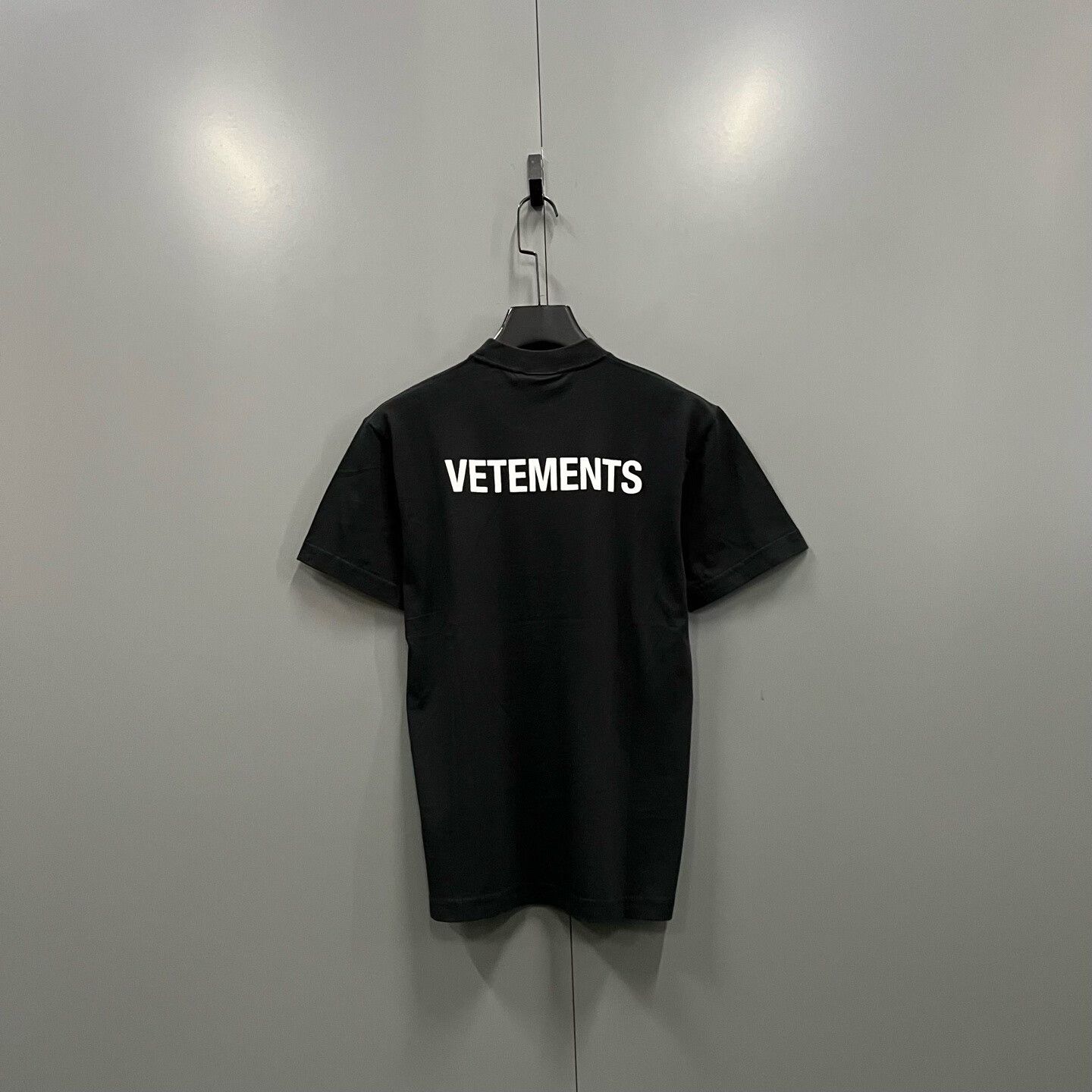 Vetements Vetements Staff Logo T-Shirt Size XS Size XS / US 0-2 / IT 36-38 - 3 Thumbnail
