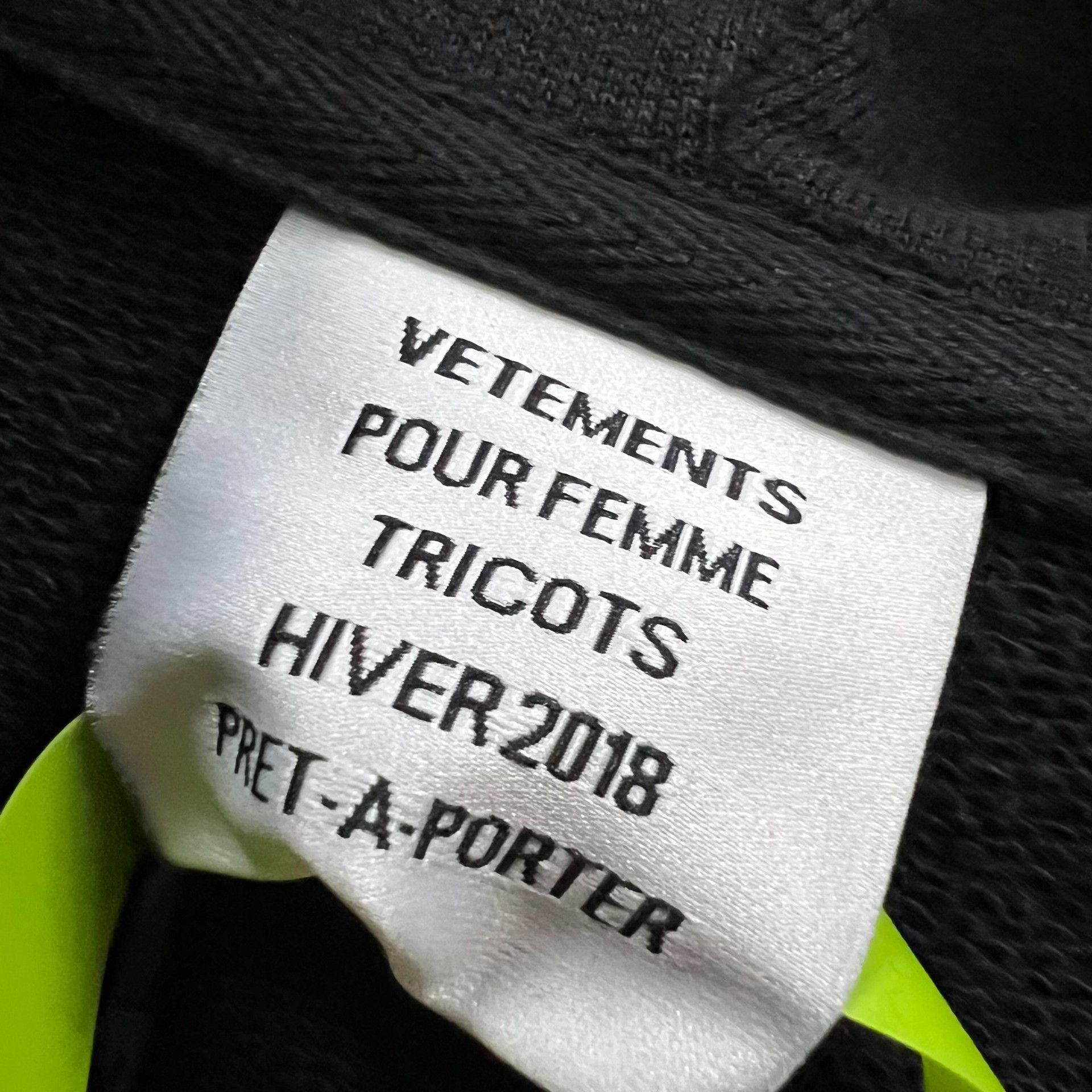 Vetements Vetements Flag Logo Hoodie XS Size XS / US 0-2 / IT 36-38 - 5 Thumbnail