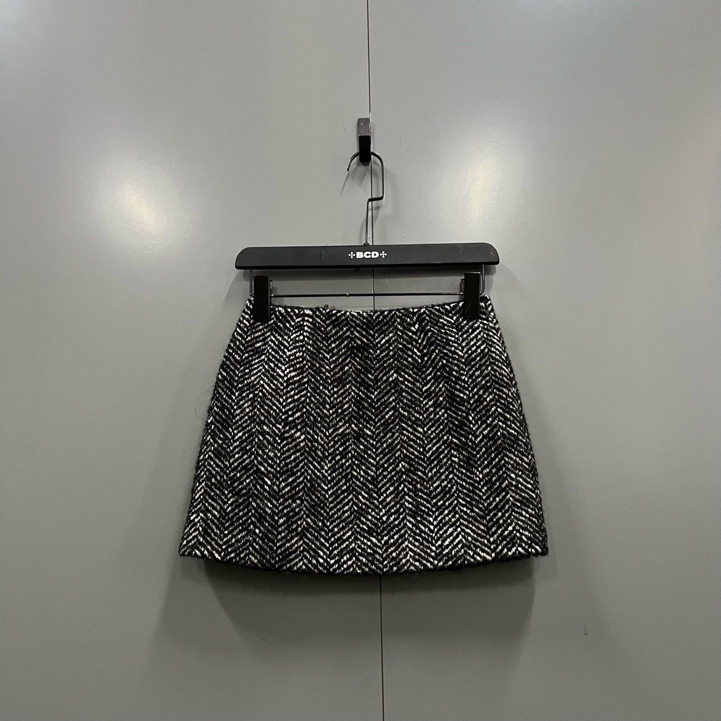 Miu Miu Miu Miu Herringbone Mini Skirt Size 36 Size 25" / US 0 / IT 36 - 2 Thumbnail