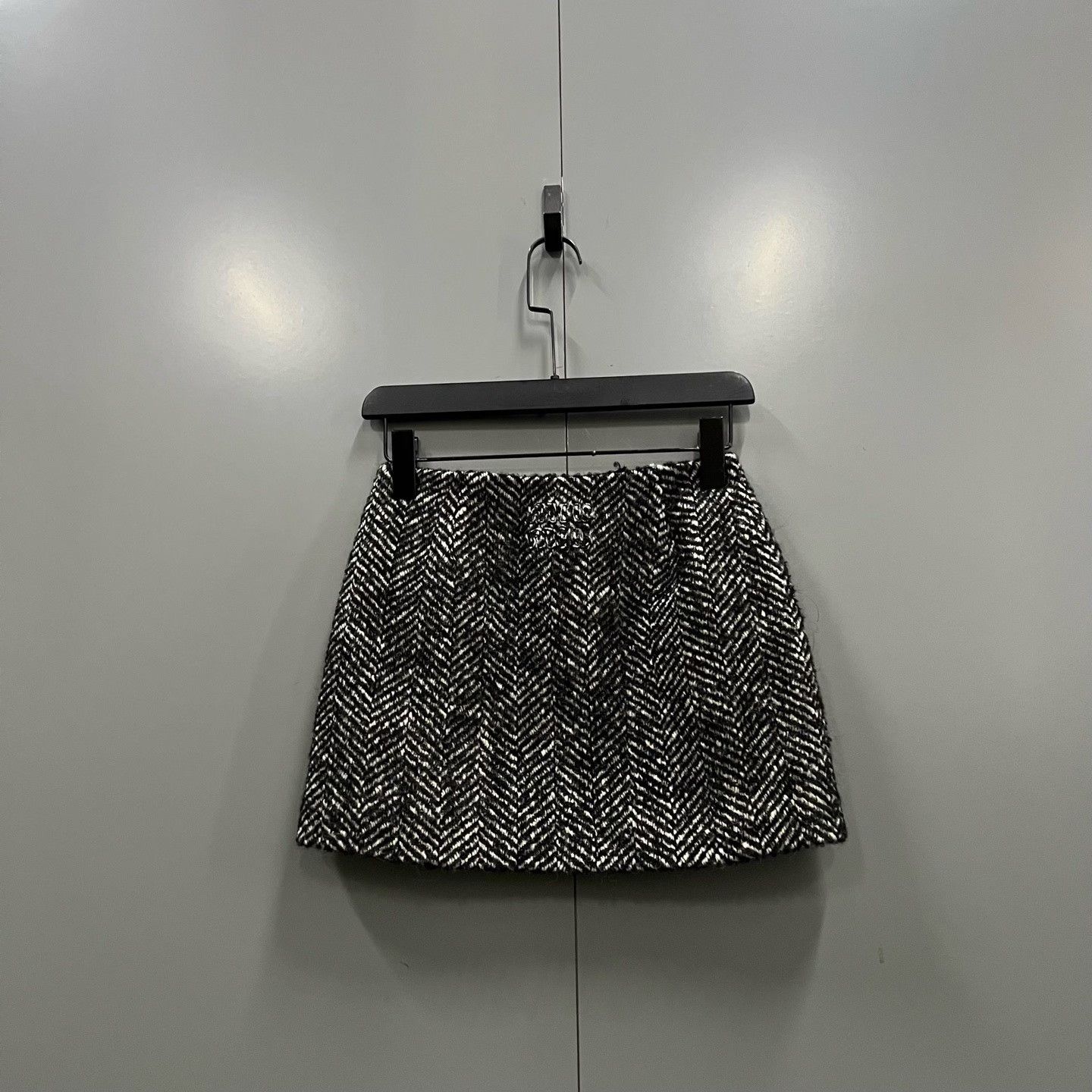 Miu Miu Miu Miu Herringbone Mini Skirt Size 36 Size 25" / US 0 / IT 36 - 3 Thumbnail