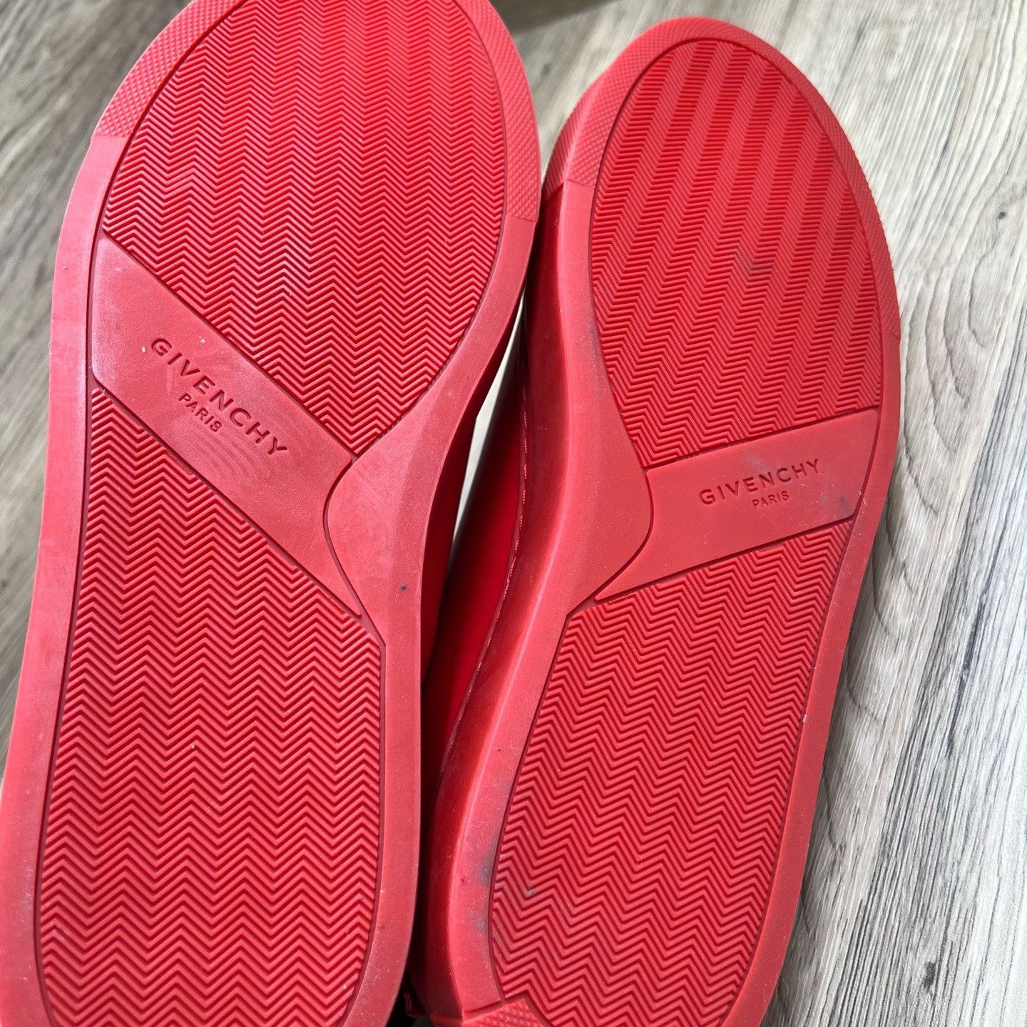 Givenchy Givenchy Red Low-Top Sneakers US 7 / EU 40 Size US 7 / EU 40 - 6 Thumbnail