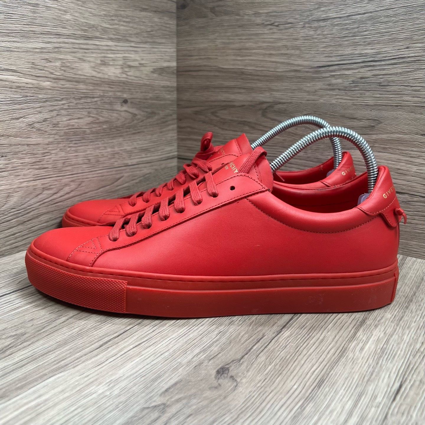 Givenchy Givenchy Red Low-Top Sneakers US 7 / EU 40 Size US 7 / EU 40 - 2 Thumbnail
