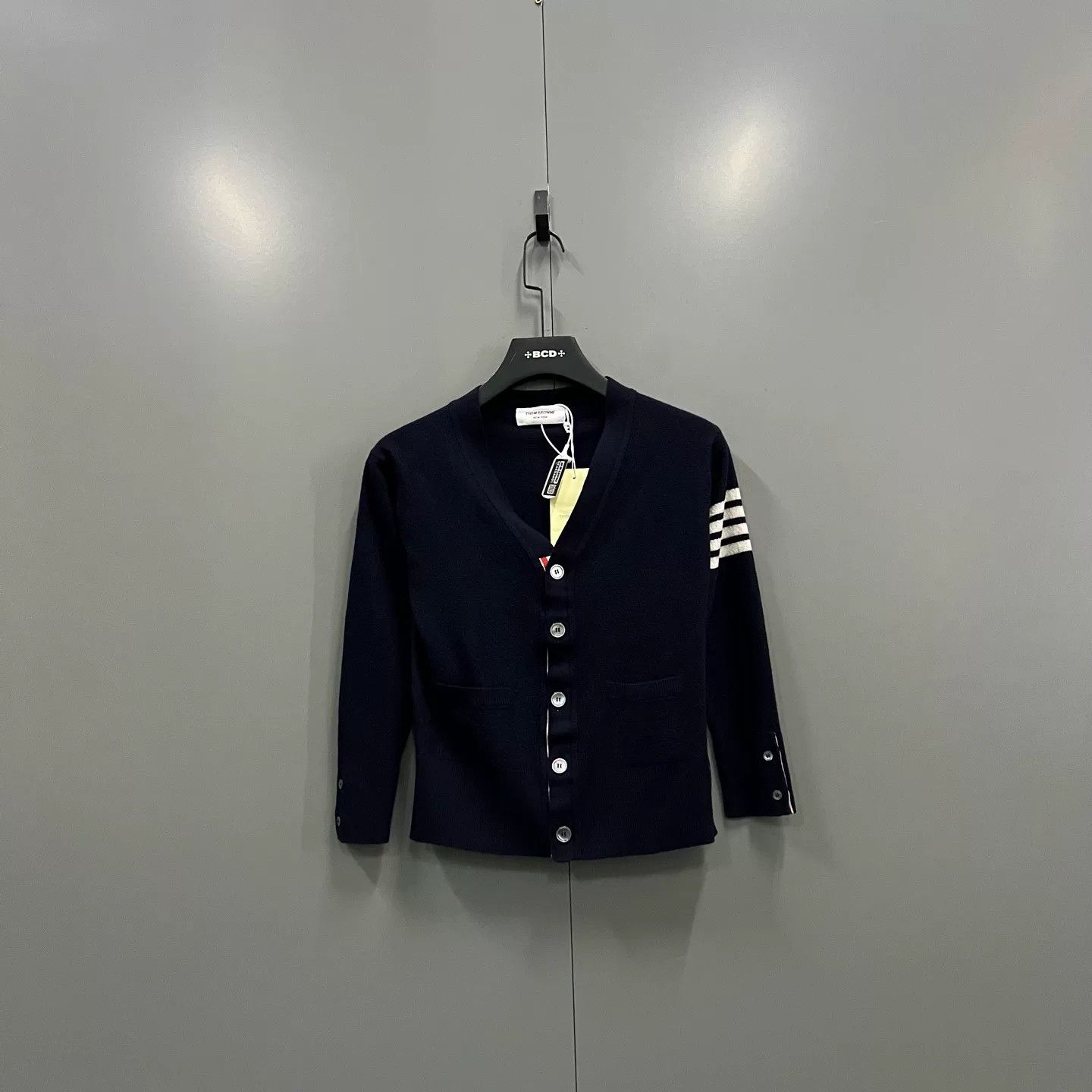 Thom Browne Thom Browne 4-Bar Stripe Cardigan Size 3 Size US L / EU 52-54 / 3 - 2 Thumbnail