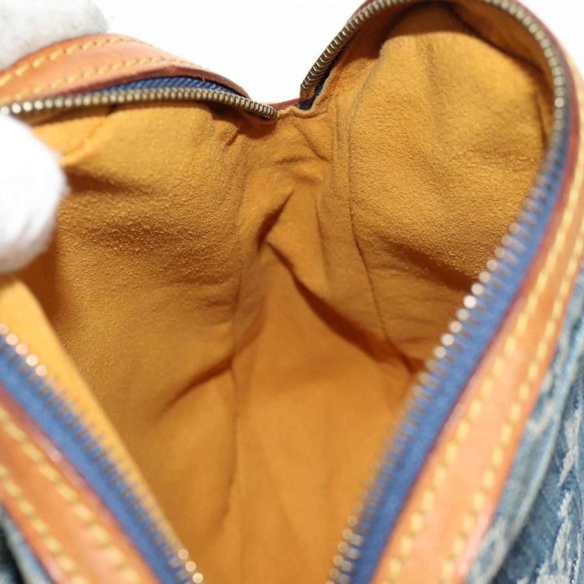 Louis Vuitton Louis Vuitton Camera Bag Monogram Denim Size ONE SIZE - 24 Thumbnail