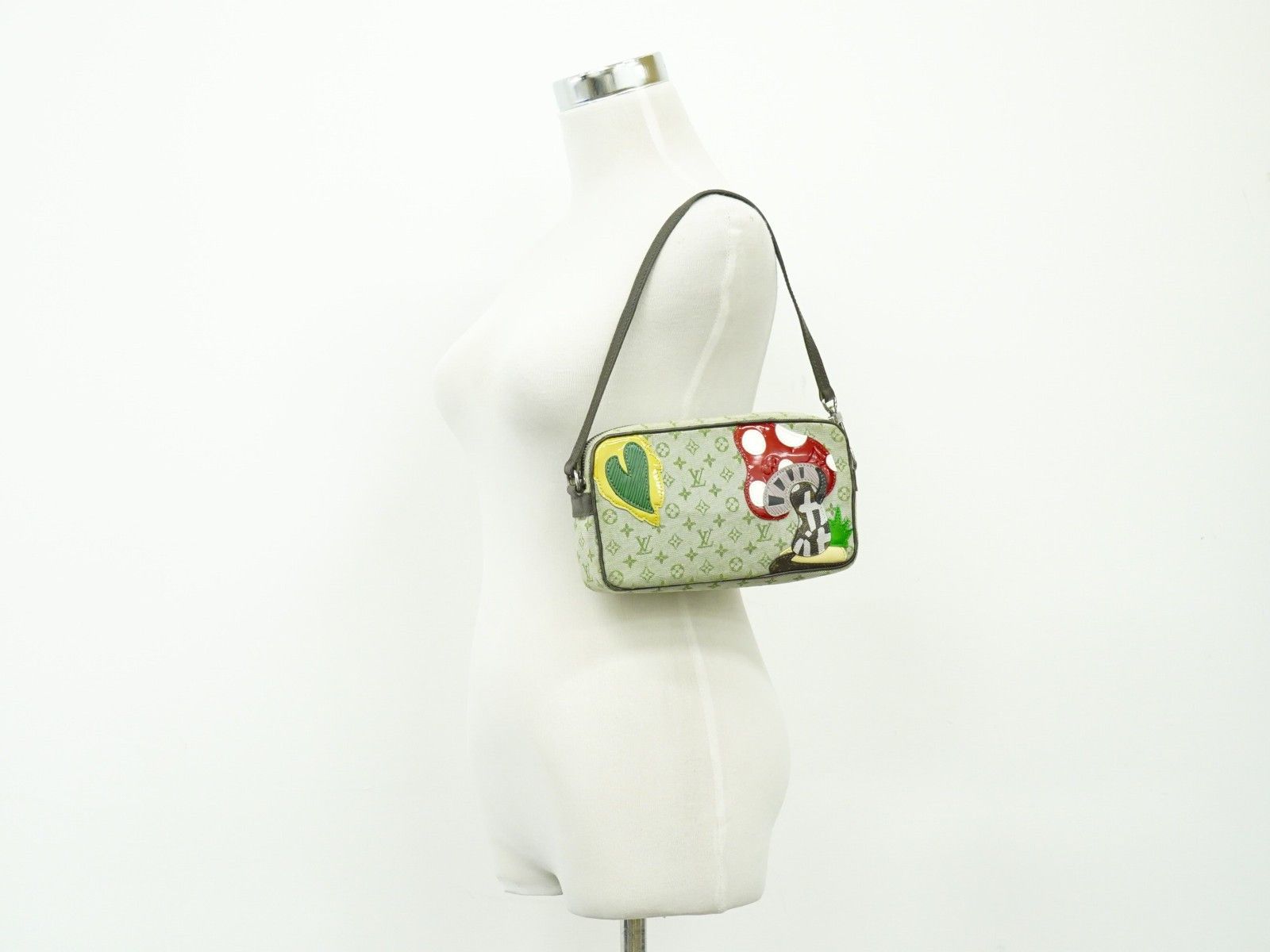Louis Vuitton Louis Vuitton Conte De Fees Pochette Monogram Patchwork Size ONE SIZE - 10 Thumbnail