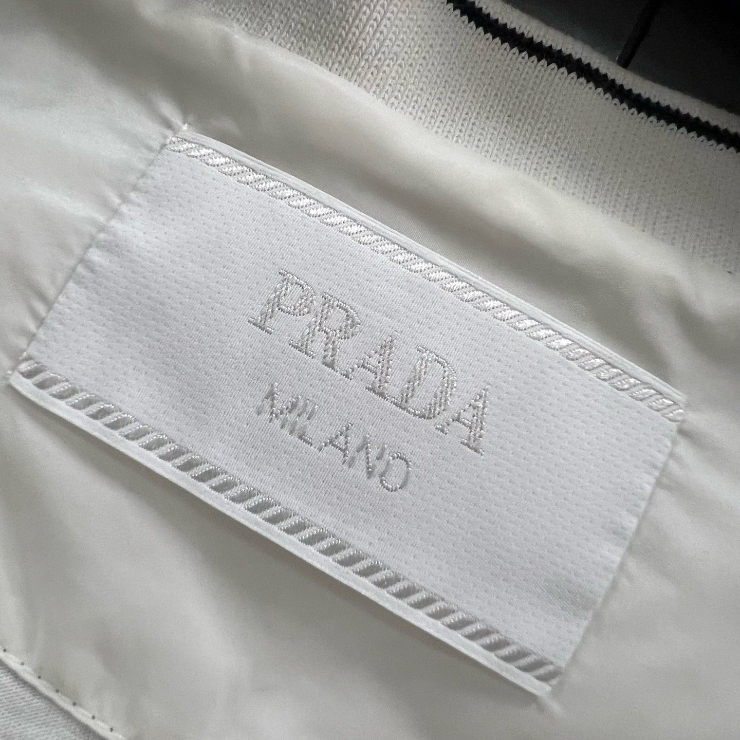 Prada Prada Pocket Logo T-Shirt Size L Size US L / EU 52-54 / 3 - 4 Thumbnail