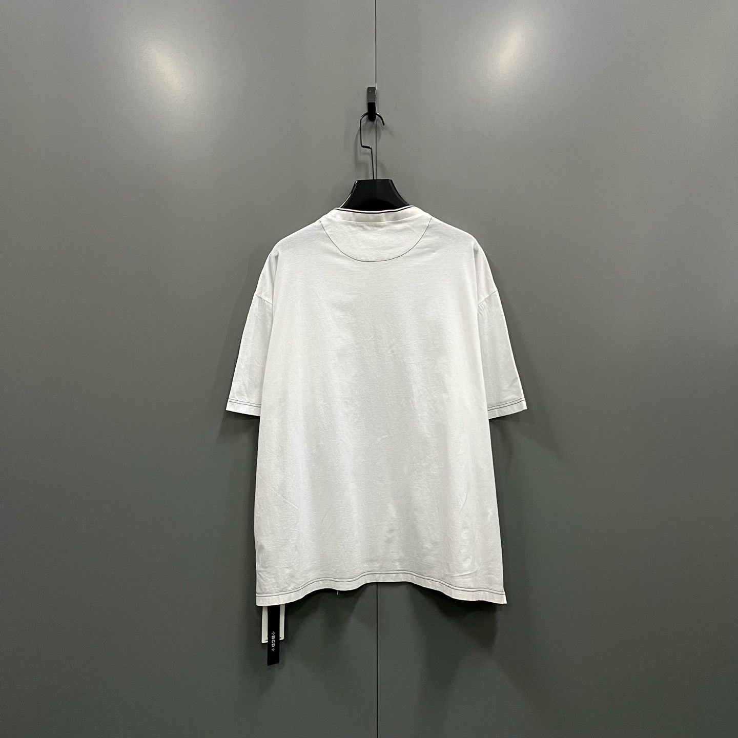 Prada Prada Pocket Logo T-Shirt Size L Size US L / EU 52-54 / 3 - 3 Thumbnail