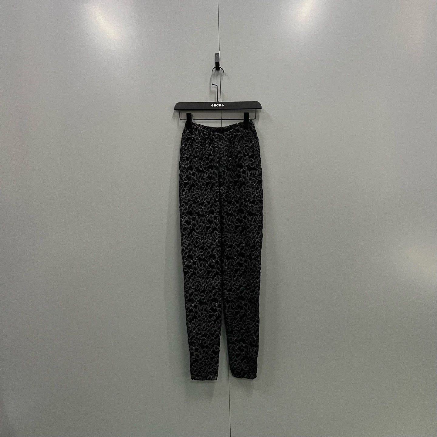 Louis Vuitton Louis Vuitton Black Lace Pants Size 38 Size 27" / US 4 / IT 40 - 2 Thumbnail