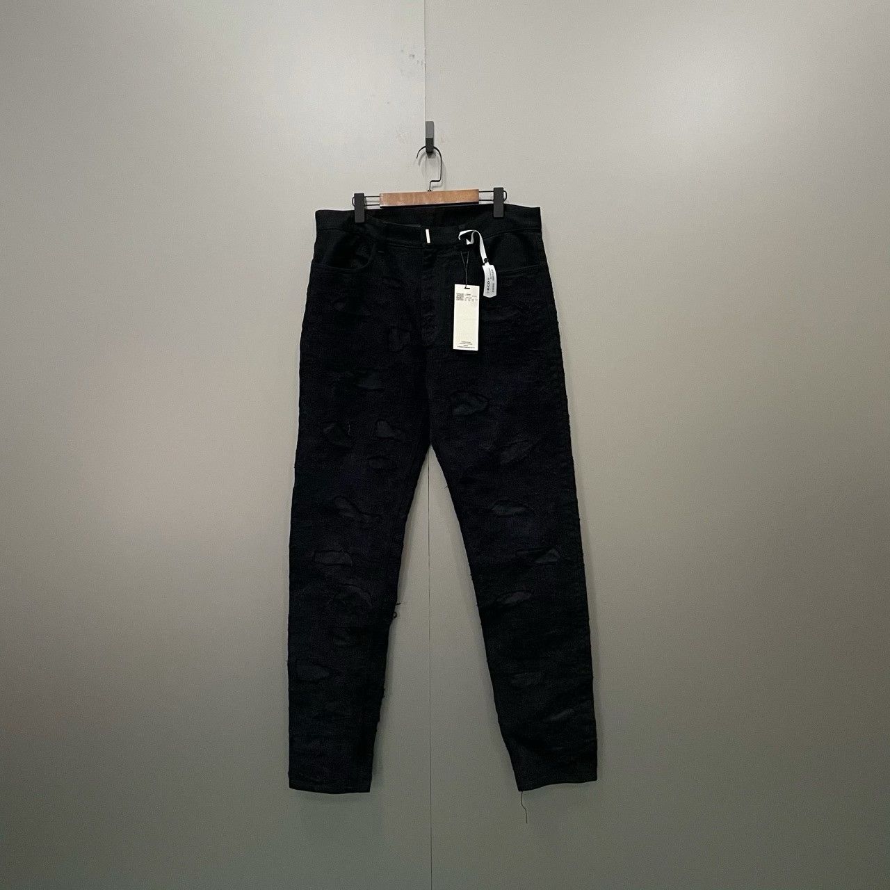 Givenchy Givenchy Distressed Denim Jeans Size 36 Size US 36 / EU 52 - 2 Thumbnail