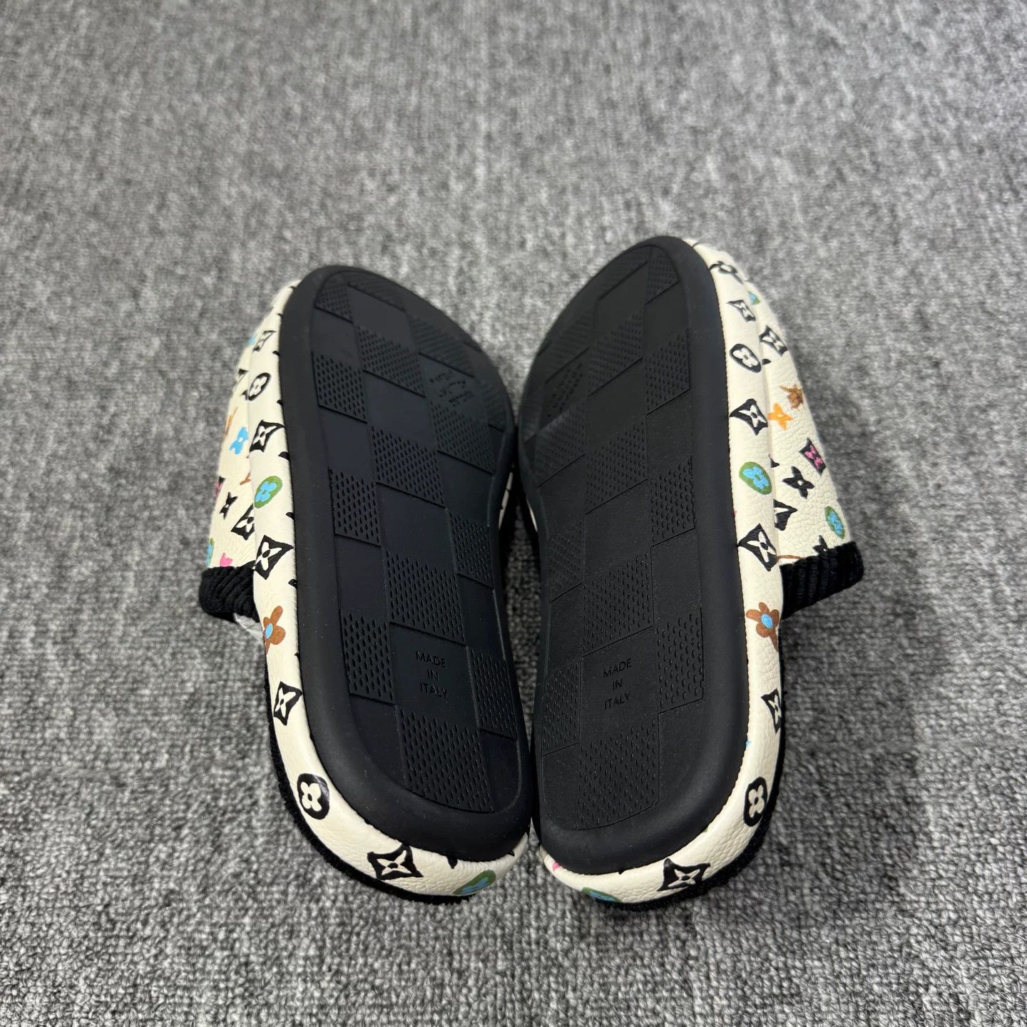 Louis Vuitton Louis Vuitton x Tyler Multicolor Monogram Slippers Size 36 Size US 6 / IT 36 - 5 Thumbnail