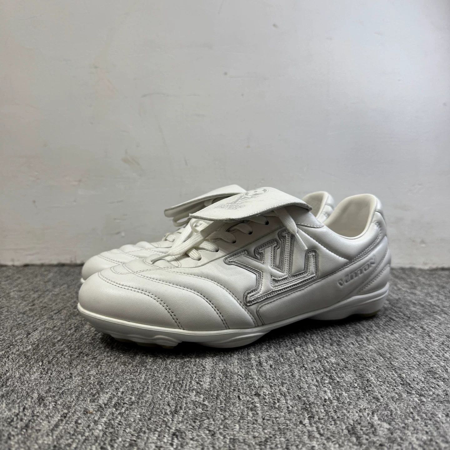 Louis Vuitton Louis Vuitton Leather Soccer Sneaker Size 8.5 Size US 8.5 / EU 41-42 - 2 Thumbnail