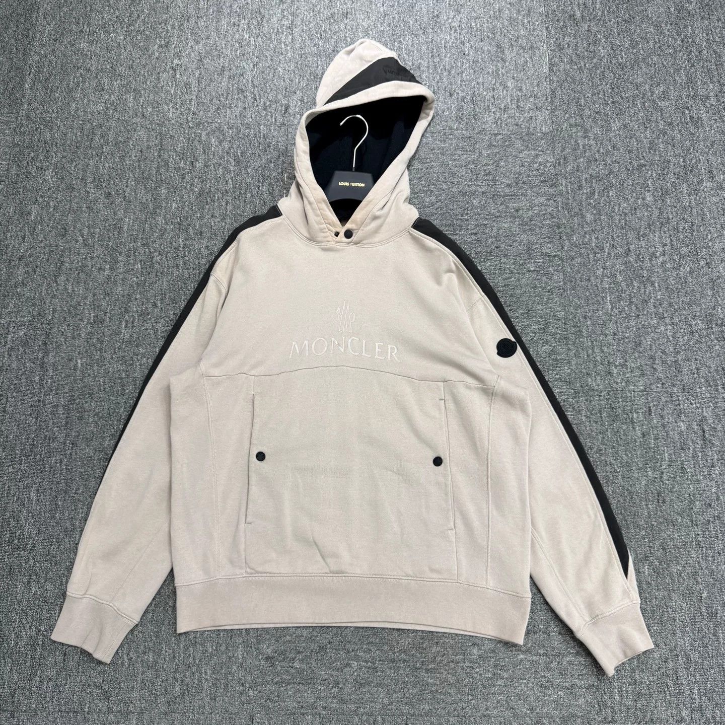 Moncler Moncler Logo Hoodie Size L Size US L / EU 52-54 / 3 - 2 Thumbnail