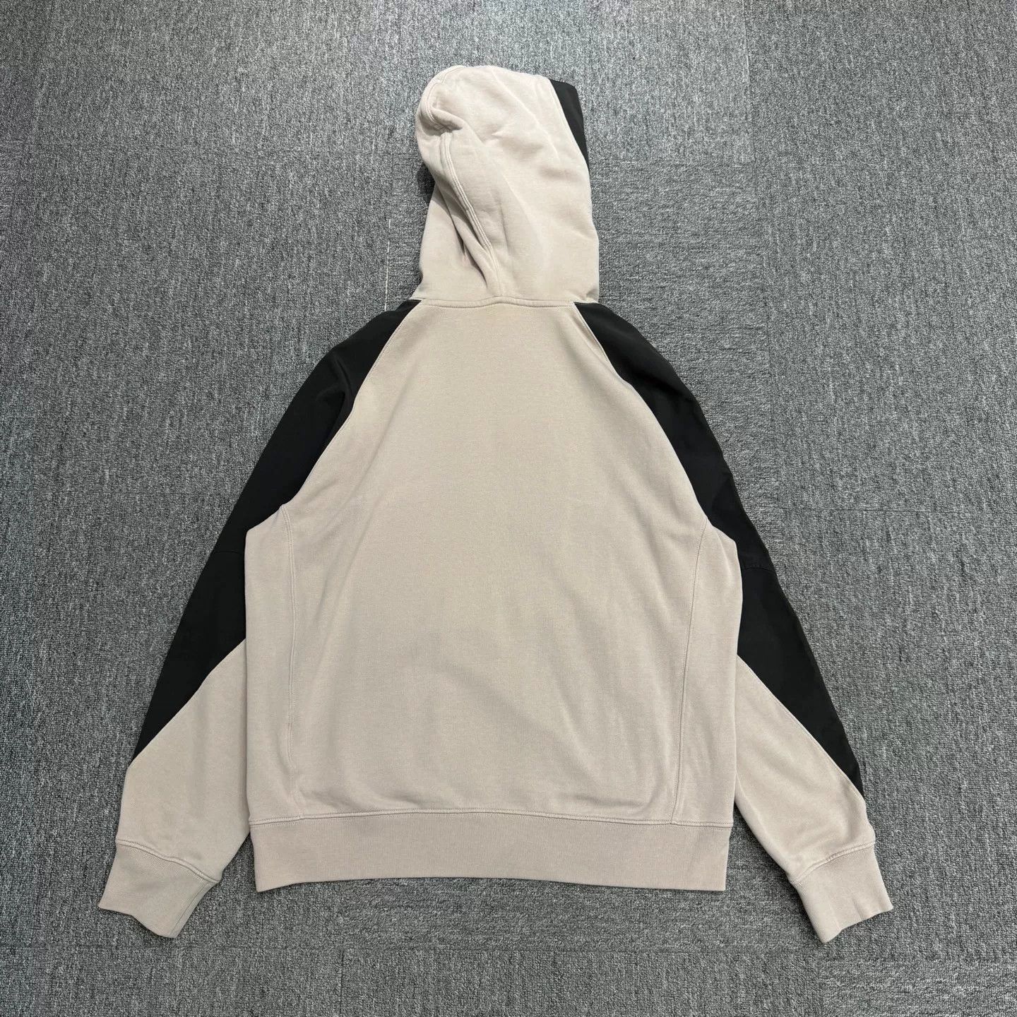Moncler Moncler Logo Hoodie Size L Size US L / EU 52-54 / 3 - 6 Thumbnail
