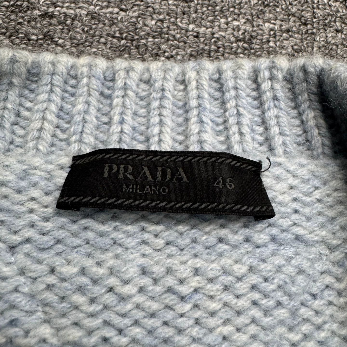Prada Prada Virgin Wool V-Neck Sweater Size S Size US S / EU 44-46 / 1 - 3 Thumbnail