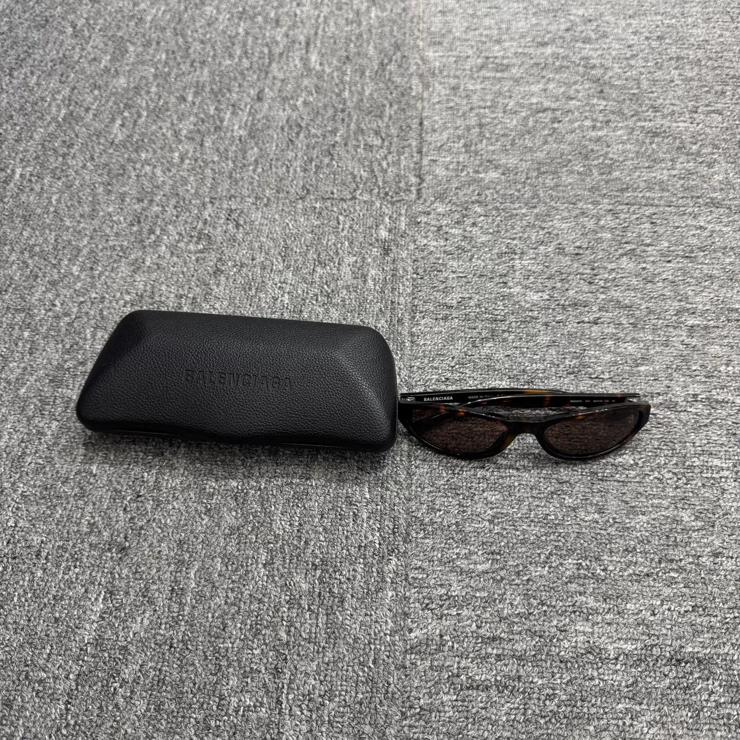 Balenciaga Balenciaga Tortoise Pattern Sunglasses Size ONE SIZE - 2 Thumbnail