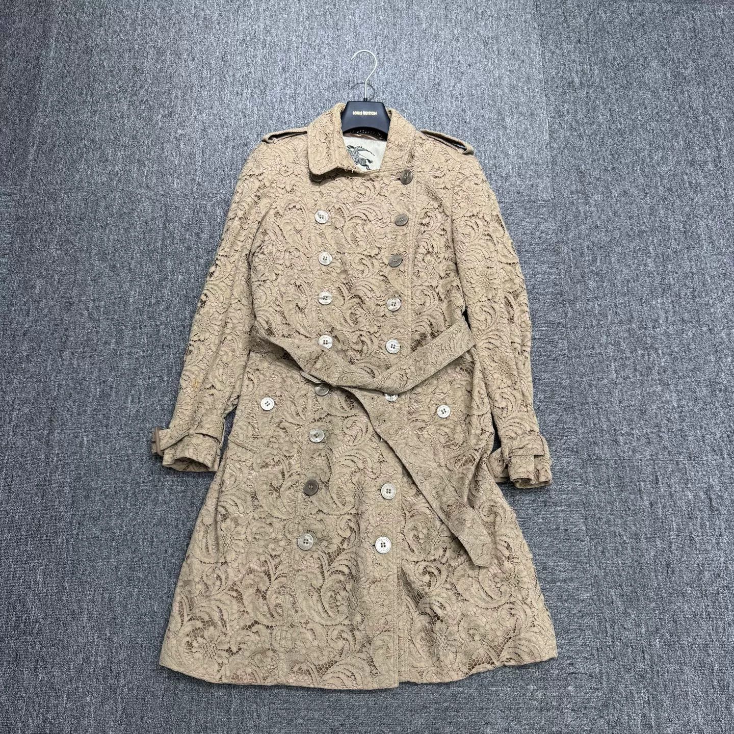 Burberry Burberry Lace Trench Coat Size 44 Size M / US 6-8 / IT 42-44 - 2 Thumbnail