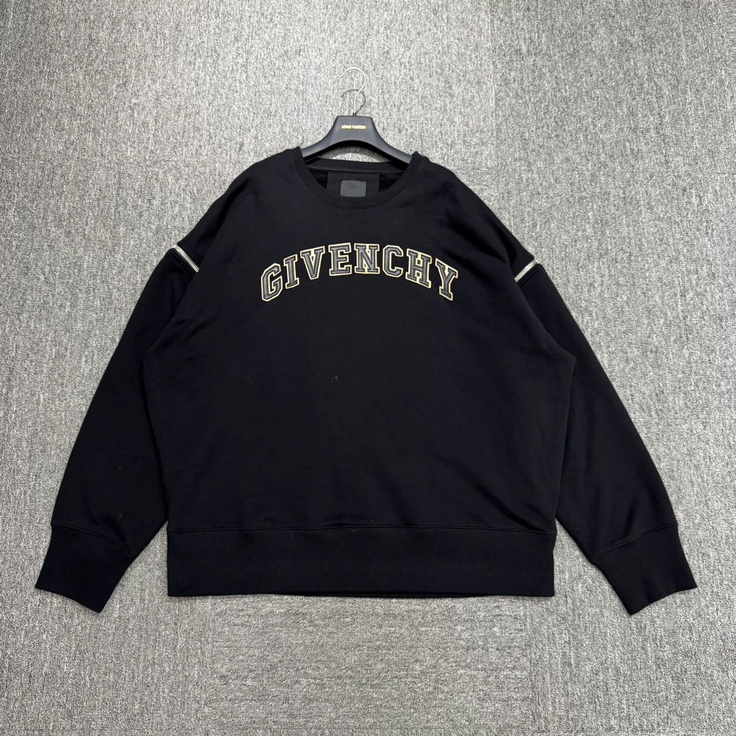 Givenchy Givenchy Logo Patch Zip Detail Sweatshirt Size XXL Size US XXL / EU 58 / 5 - 2 Thumbnail
