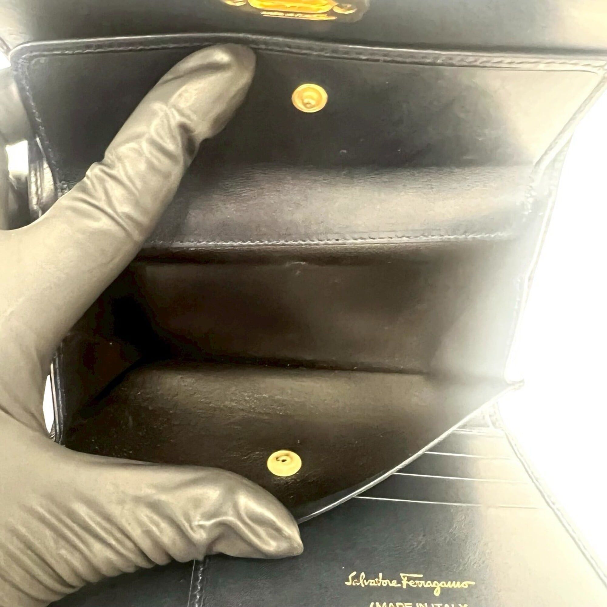 Salvatore Ferragamo Salvatore Ferragamo Gancini hardware leather trifold wallet, navy, 26883 Size ONE SIZE - 10 Thumbnail
