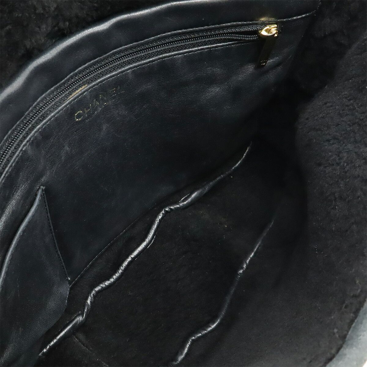 Chanel Chanel Chanel Shearling Shoulder Bag Fur Shoulder Bag DUTY FREE for USA Size ONE SIZE - 6 Thumbnail
