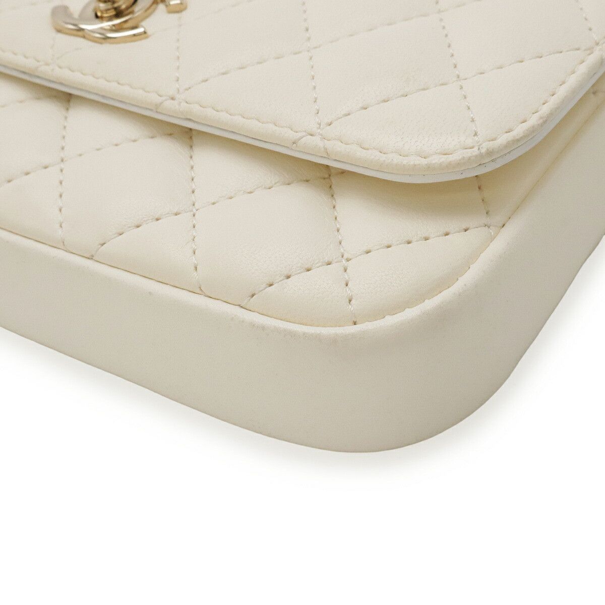 Chanel Chanel Chanel Matelasse Leather Shoulder Bag Leather Shoulder Bag AS0545 DUTY FREE for USA Size ONE SIZE - 3 Thumbnail