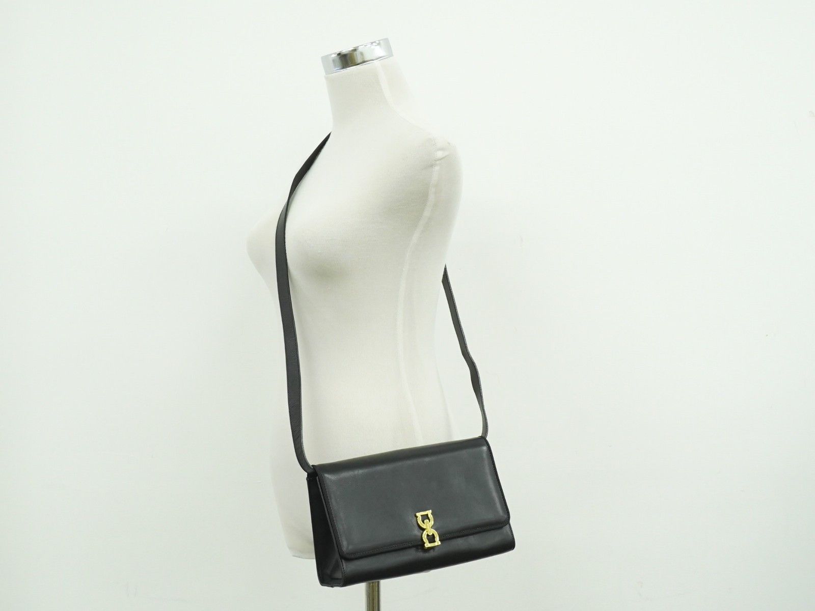 Salvatore Ferragamo Salvatore Ferragamo Gancini Shoulder Bag Leather Size ONE SIZE - 10 Thumbnail