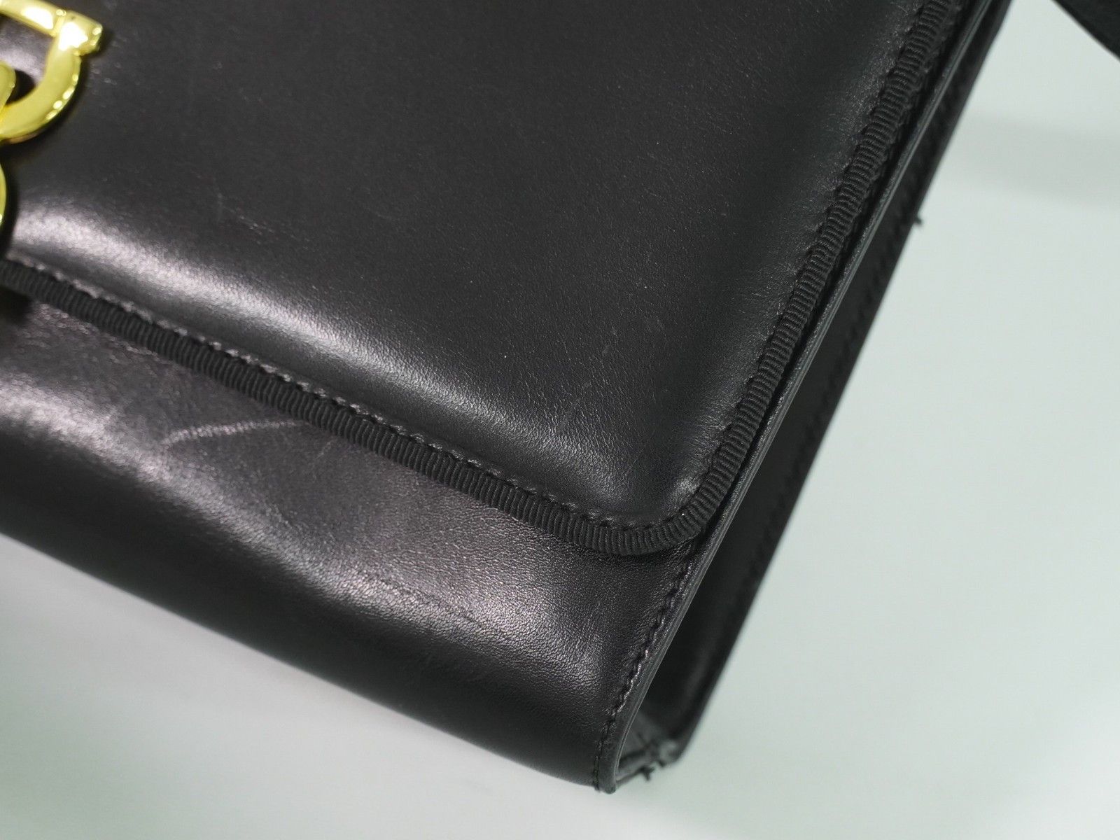 Salvatore Ferragamo Salvatore Ferragamo Gancini Shoulder Bag Leather Size ONE SIZE - 8 Thumbnail
